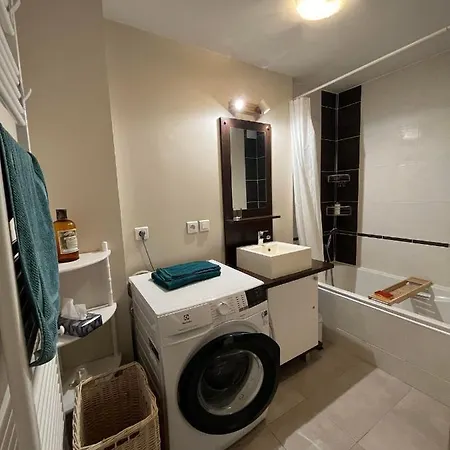 Chaleureux Avec Jacuzzi-terrasses Rooftop-rafraichisseur-parking-wifi * Montelimar