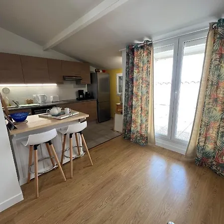 Apartment Chaleureux-terrasses Rooftop-rafraichisseur-parking-wifi Montelimar