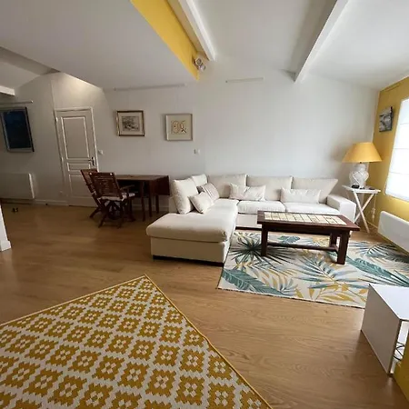 Chaleureux-terrasses Rooftop-rafraichisseur-parking-wifi Apartment Montelimar